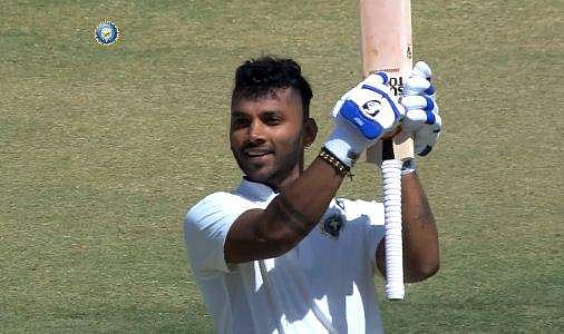രണ്ടാം ഇന്നിങ്സിലും ​ഗുജറാത്ത് വിയർക്കുന്നു; വിജയ പ്രതീക്ഷയിൽ കേരളം