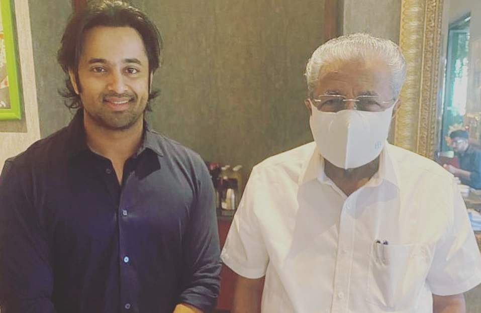 'മുഖ്യമന്ത്രിക്കൊപ്പം ഭക്ഷണം കഴിച്ചു, ജീവിതത്തിലെ ഏറ്റവും പ്രിയപ്പെട്ട ഓർമകളിലൊന്ന്'; സന്തോഷം പങ്കുവച്ച് ഉണ്ണി മുകുന്ദൻ