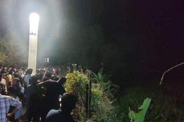 കോട്ടയത്ത് ലോറി പാറമടക്കുളത്തില്‍ വീണു; ഡ്രൈവറെ കാണാതായി