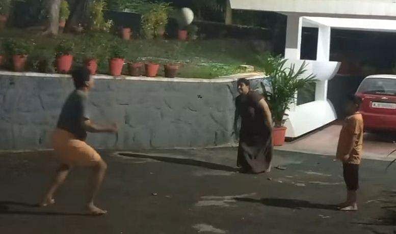 'റാണി... അഹങ്കരിക്കണ്ട അഡ്ജസ്റ്റ് ചെയ്താണ് സെർവ്; അല്ലേൽ ഇതൊന്നും അല്ല..!'- ഭാര്യയ്ക്കൊപ്പം വോളിബോൾ കളിച്ച് മന്ത്രി (വീഡിയോ)
