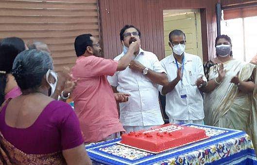 തൃശൂര്‍ മേയര്‍ക്ക് ആശ്വാസം; യുഡിഎഫ് അവിശ്വാസപ്രമേയം പരാജയപ്പെട്ടു; ബിജെപി അംഗങ്ങള്‍ വിട്ടുനിന്നു