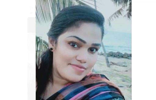 നടുറോഡില്‍ വെട്ടേറ്റ് ഗുരുതരാവസ്ഥയിലായിരുന്ന വനിതാ വ്യാപാരി മരിച്ചു; ആക്രമിച്ചത് മുന്‍ ജീവനക്കാരന്‍, ശരീരത്തില്‍ 30 വെട്ടുകള്‍