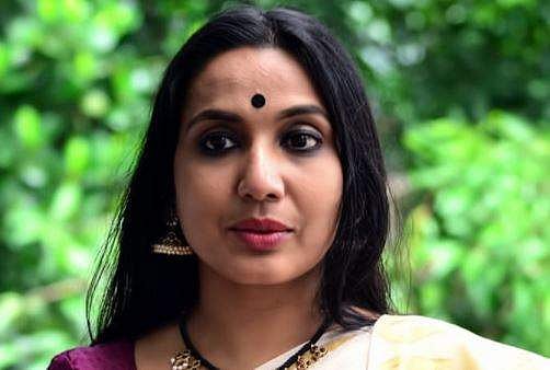 '6 വര്‍ഷം സംഗീതം പഠിച്ചു, ഭരതനാട്യത്തില്‍ അരങ്ങേറിയിട്ടുണ്ട്'; മോഹിനിയാട്ടം നിര്‍ത്തിച്ചതില്‍ ജില്ലാ ജഡ്ജിയുടെ വിശദീകരണം