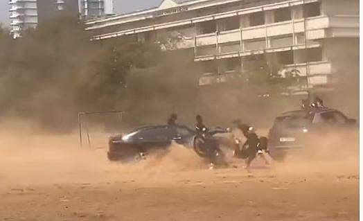 അപകടകരമായി വാഹനം ഓടിച്ച് വിദ്യാര്‍ഥി ആഘോഷം; ക്രിസ്ത്യന്‍ കോളജില്‍ ബൈക്കില്‍ കാറിടിച്ചു; എംഇഎസില്‍ ജെസിബി; വീഡിയോ