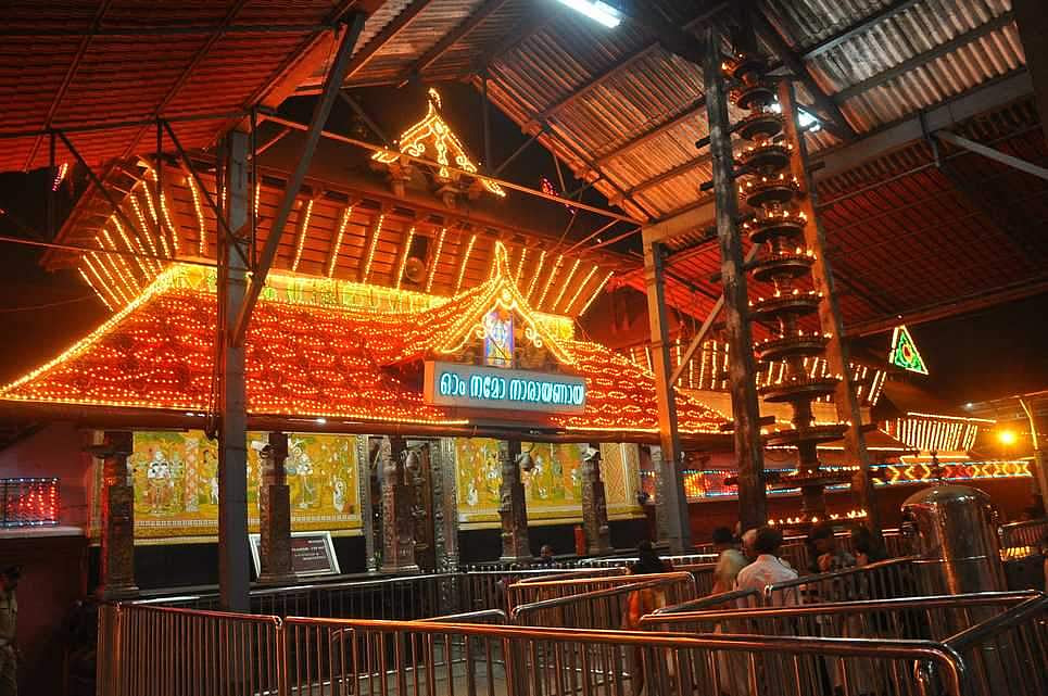 ഗുരുവായൂരിൽ ഓഗസ്റ്റിലെ ഭണ്ഡാര വരവ് അഞ്ച് കോടി 917 രൂപ; നിരോധിച്ച 500ന്റെ 68 കറൻസികൾ