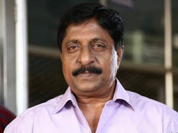 കുടുംബാംഗങ്ങളുമായി സംസാരിച്ചു തുടങ്ങി; നടന് ശ്രീനിവാസന്റെ ആരോഗ്യനിലയില് കാര്യമായ പുരോഗതി