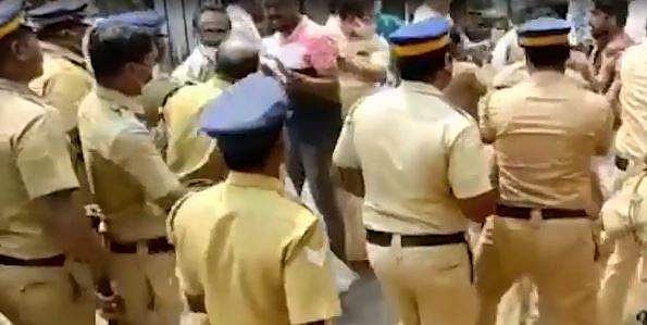 സമരക്കാരെ മുഖത്തടിച്ച് പൊലീസ്; പുതിയ വീഡിയോ പുറത്ത്, ബൂട്ടിട്ട് ചവിട്ടിയ പൊലീസുകാരന് എതിരെ വകുപ്പുതല അന്വേഷണം