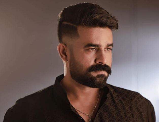 വിജയ്ബാബുവിന്റെ പാസ്‌പോര്‍ട്ട് കണ്ടുകെട്ടണം; പൊലീസ് കോടതിയില്‍ അപേക്ഷ നല്‍കി