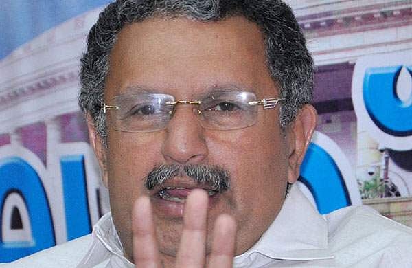'ഓടു പൊളിച്ചല്ല കെവി തോമസ് പാര്‍ലമെന്റില്‍ എത്തിയത്; അടച്ചാക്ഷേപിക്കുന്നതു ശരിയല്ല'