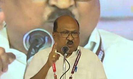 'എന്നെ പുറത്താക്കാൻ കഴിയില്ല; പാർട്ടി ഭരണഘടന വായിക്കാത്തവരാണ് അം​ഗത്വ വിതരണം നടത്തുന്നത്'