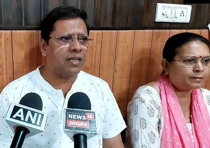 ഒരു വര്‍ഷത്തിനുള്ളില്‍ പേരക്കുട്ടി ജനിക്കണം, അല്ലെങ്കില്‍ 5 കോടി നഷ്ടപരിഹാരം; വിചിത്ര പരാതിയുമായി മാതാപിതാക്കള്‍