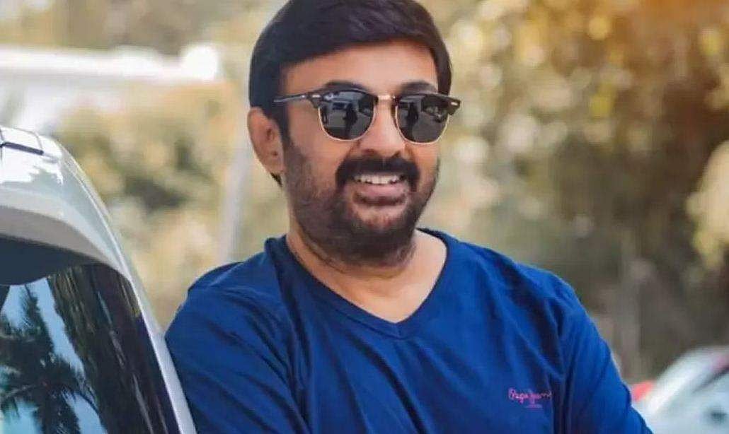 'സ്ത്രീകൾക്ക് ആർത്തവ അവധി അനുവദിക്കണം'; മുഖ്യമന്ത്രിയോട് നടൻ മോഹൻ
