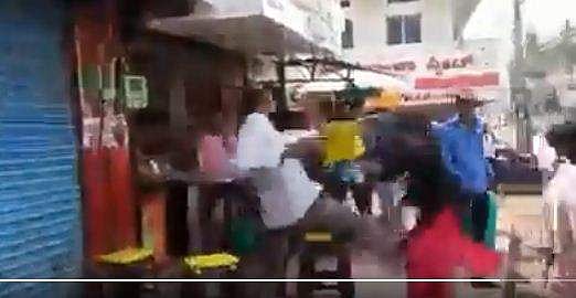 നടുറോഡിൽ വനിതാ അഭിഭാഷകയെ മർദ്ദിച്ചു, അടിവയറ്റിൽ ചവിട്ടി; ബിജെപി പ്രവർത്തകൻ അറസ്റ്റിൽ - വിഡിയോ