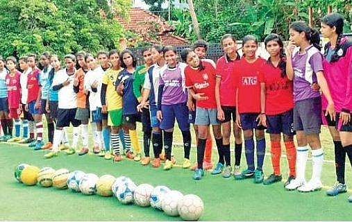 ലൈംഗിക കേസുകളില്‍ പ്രതികളാവരുത്;  രാത്രികാലത്ത് പുരുഷ കോച്ചുമാര്‍ പരിശീലനം നല്‍കുമ്പോള്‍ വനിതാ അധ്യാപികമാര്‍ വേണം; നിര്‍ദേശവുമായി ബാലാവകാശ കമ്മീഷന്‍