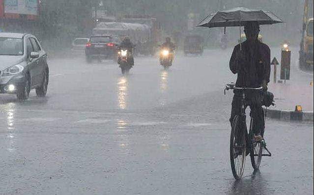 ഇന്നും മഴ; ഏഴ് ജില്ലകളിൽ യെല്ലോ അലർട്ട്; മത്സ്യബന്ധനത്തിന് വിലക്കില്ല