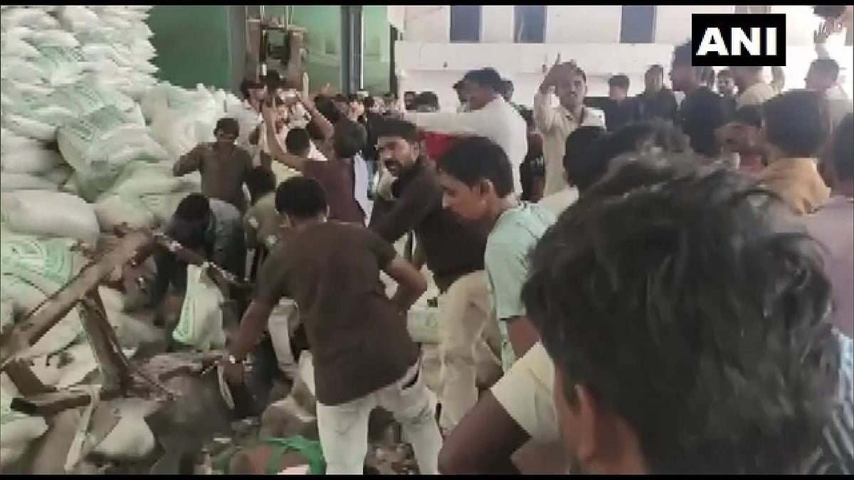 ഗുജറാത്തില്‍ ഉപ്പു ഫാക്ടറിയുടെ മതിലിടിഞ്ഞ് വീണു, 12 മരണം; നിരവധിപ്പേര്‍ കുടുങ്ങി