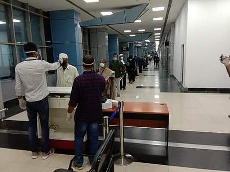 കുരങ്ങുപനി: വിമാനത്താവളങ്ങള്ക്കും തുറമുഖങ്ങള്ക്കും കര്ശന ജാഗ്രതാ നിര്ദേശം; യാത്രക്കാര്ക്ക് പനി കണ്ടാല് നിരീക്ഷണത്തിലേക്ക് മാറ്റണം