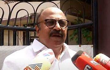 തൃക്കാക്കരയില്‍ അതിജീവിത മത്സരിക്കുന്നുണ്ടോ? ചോദ്യവുമായി നടന്‍ സിദ്ദിഖ്