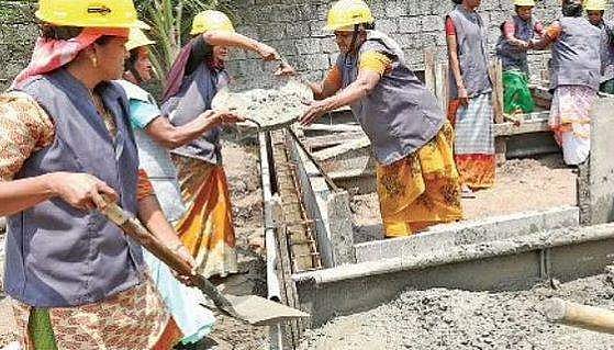 നിര്‍മ്മാണ തൊഴിലാളികള്‍ക്ക് സൗജന്യയാത്രയുമായി ഡല്‍ഹി സര്‍ക്കാര്‍