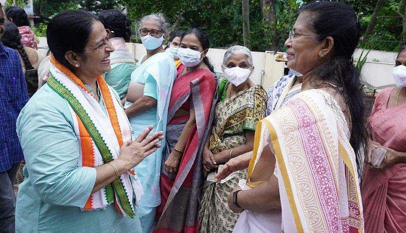 ഉമ തോമസിനെതിരെ ഫെയ്‌സ്ബുക്കില്‍ അധിക്ഷേപ പരാമര്‍ശം: ഉന്നത ഉദ്യോഗസ്ഥനെതിരെ കോണ്‍ഗ്രസ്