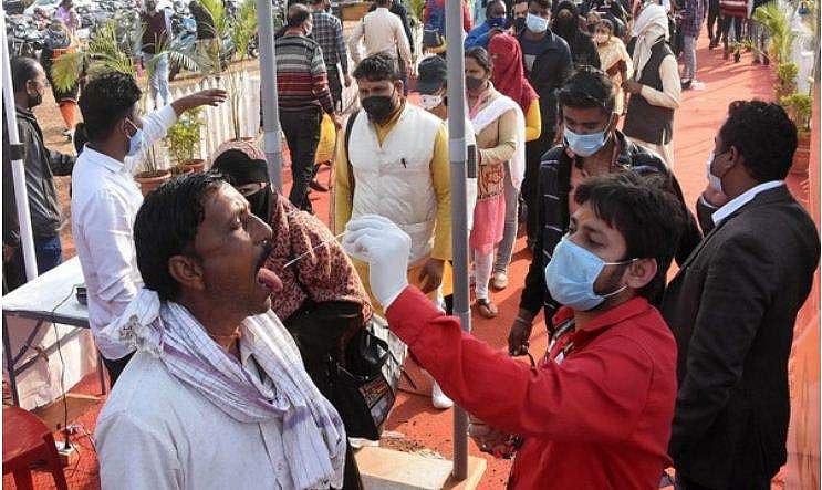 സംസ്ഥാനത്ത് കോവിഡ് കേസുകളില്‍ കുതിപ്പ്, പ്രതിദിന രോഗികള്‍ രണ്ടായിരം കടന്നു, ആശങ്ക 
