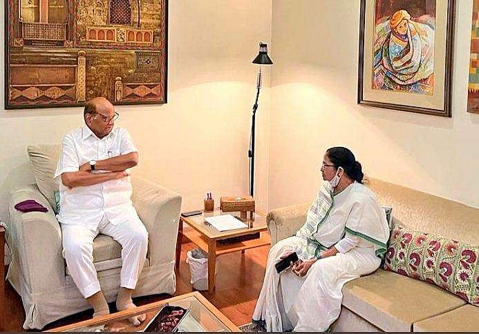 പവാറുമായി മമതയുടെ ചര്‍ച്ച; പ്രതിപക്ഷ യോഗത്തിന് മുന്നേ അണിറയില്‍ നീക്കങ്ങള്‍