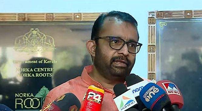 ഷാര്‍ജ ഷെയ്ഖിനും കോണ്‍സല്‍ ജനറലിനും കൈക്കൂലി കൊടുക്കാന്‍ താന്‍ വളര്‍ന്നോ?; സ്വപ്‌നയുടെ ആരോപണത്തില്‍ ലോജിക്കില്ലെന്ന് ശ്രീരാമകൃഷ്ണന്‍