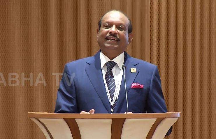 സ്വന്തം ചെലവില്‍ ടിക്കറ്റ് എടുത്താണ് വന്നത്: താമസ സൗകര്യവും ഭക്ഷണവുമാണോ ധൂര്‍ത്ത്?; എംഎ യൂസഫലി