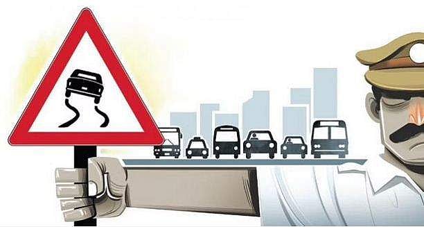 റോഡ് അടച്ചിട്ട് എസിപിയുടെ പ്രഭാത സവാരി; കമ്മീഷണര്‍ ഇടപെട്ടു, നോട്ടീസ്