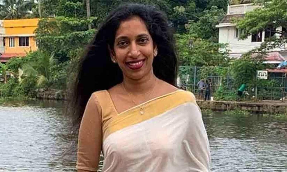 ലോക കേരളസഭയില്‍ അനിത പുല്ലയില്‍ എത്തിയത് സീരിയല്‍ നിര്‍മ്മാതാവിനൊപ്പം