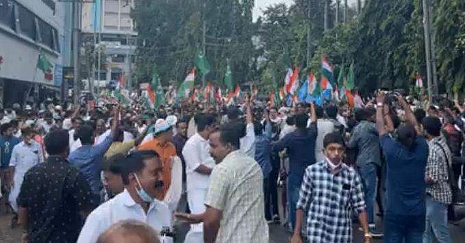 'ക്ഷമ നശിച്ചാൽ ഒരൊറ്റ സിപിഎമ്മുകാരനും പുറത്തിറങ്ങി നടക്കില്ല'- വയനാട്ടിൽ കോൺ​ഗ്രസിന്റെ കൂറ്റൻ റാലി