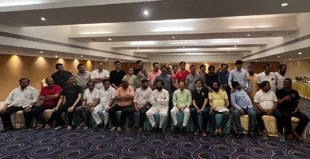 'മഹാരാഷ്ട്ര നാടകം സുപ്രീം കോടതിയിലേക്ക്'- അയോ​ഗ്യതാ നീക്കത്തിനെതിരെ വിമതരുടെ ഹർജി