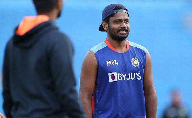 'കഞ്ചാവ് വലിച്ചാണോ ടീമിനെ സെലക്ട് ചെയ്യുന്നത്?' സഞ്ജുവിനെ തഴഞ്ഞതില്‍ കലിപ്പിച്ച് ആരാധകര്‍ 