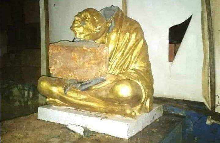 പയ്യന്നൂരിൽ ഗാന്ധി പ്രതിമ തകർത്ത സംഭവം; രണ്ട് ഡിവൈഎഫ്ഐ പ്രവർത്തർ അറസ്റ്റിൽ; ജാമ്യമില്ലാ വകുപ്പ്