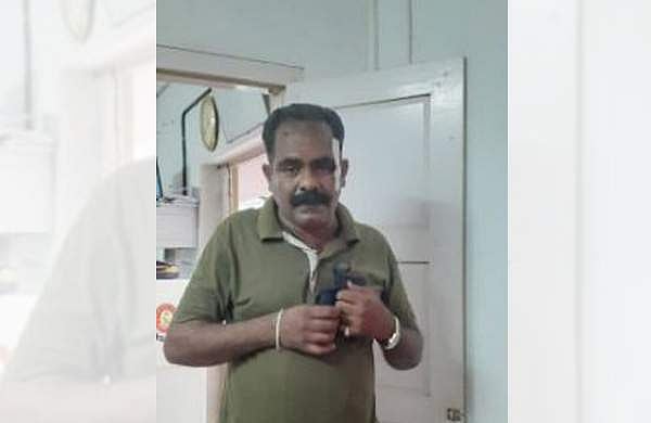 ബസ്സില് യുവതിയെ ശല്യം ചെയ്തു; മധ്യവയസ്കനെ യാത്രക്കാര് പിടികൂടി പൊലീസില് ഏല്പ്പിച്ചു