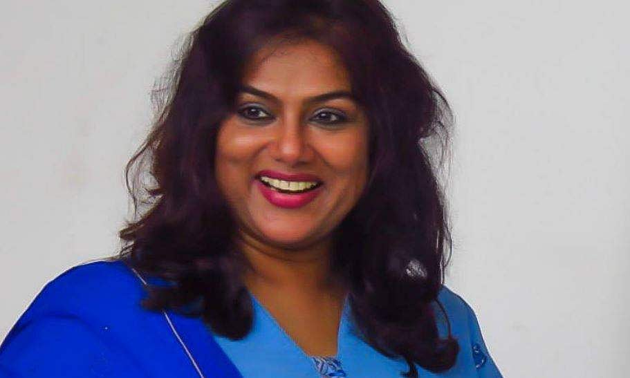 'അമ്മ ചെയ്യുന്നത് മാഫിസം, രണ്ടു എംഎൽഎമാർ അവിടെ ഉറങ്ങുകയാണോ?'; വിമർശനവുമായി രഞ്ജിനി