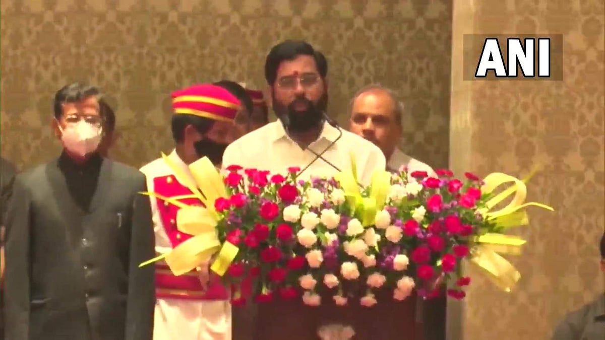 ഏക്നാഥ് ഷിന്ഡെ മഹാരാഷ്ട്ര മുഖ്യമന്ത്രിയായി സത്യപ്രതിജ്ഞ ചെയ്തു