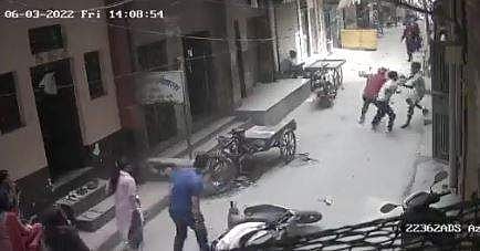 ലഹരി മരുന്ന് വാങ്ങാൻ പണം ചോദിച്ചു; യുവാവിനെ കല്ലെറിഞ്ഞു, ബ്ലേഡ് കൊണ്ടു കഴുത്തറുത്തു; പട്ടാപ്പകൽ ആളുകൾ നോക്കി നിൽക്കെ അരും കൊല