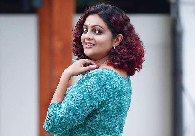"താരങ്ങള്‍ ഇന്റര്‍വ്യൂ ചെയ്യുന്ന ആളിന്റെ മിനിമം പ്രൊഫൈല്‍ കൂടി തീരുമാനിക്കട്ടെ!": അശ്വതി ശ്രീകാന്ത് 