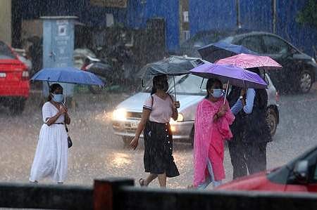 അടുത്ത മണിക്കൂറുകളിൽ ഏഴ് ജില്ലകളിൽ ശക്തമായ മഴ; ഇടിമിന്നൽ
