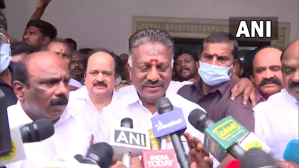 പനീര്‍ശെല്‍വത്തെ എഐഎഡിഎംകെ പുറത്താക്കി, അനുയായികള്‍ക്കെതിരെയും നടപടി; പളനിസ്വാമിയെ പുറത്താക്കുമെന്ന് ഒപിഎസ്‌