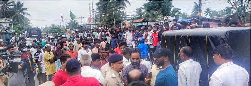 മാലിന്യ പ്ലാന്റിന് എതിരെ ഹര്‍ത്താല്‍; ആവിക്കല്‍ത്തോട്ടില്‍ സംഘര്‍ഷം, കല്ലേറ്, ലാത്തിച്ചാര്‍ജ്