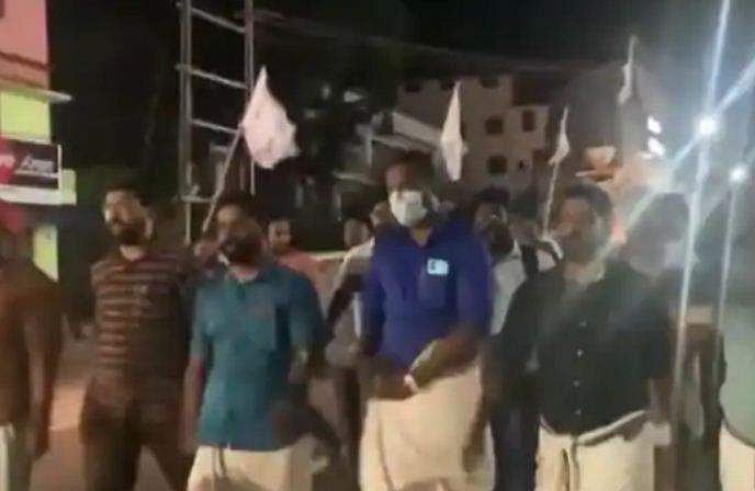 'കൃപേഷിനെ അരിഞ്ഞ പൊന്നരിവാള്‍ അറബിക്കടലില്‍ എറിഞ്ഞിട്ടില്ല'; മണ്ണാര്‍ക്കാട് കൊലവിളി മുദ്രാവാക്യവുമായി ഡിവൈഎഫ്‌ഐ