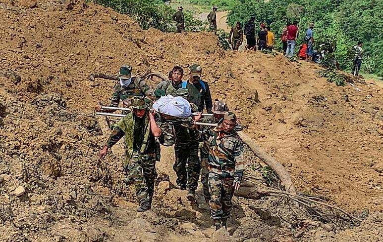 ഇംഫാൽ സൈനിക ക്യാമ്പിലെ മണ്ണിടിച്ചിൽ; മരണം 81ആയി, ഇനിയും കണ്ടെത്താനുള്ളത് 55 പേരെ