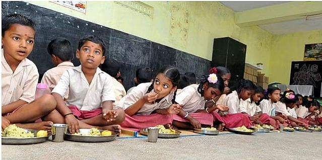 ലക്ഷദ്വീപിലെ സ്‌കൂളുകളില്‍ മാംസാഹാരം തുടരും; വിദ്യാഭ്യാസ വകുപ്പ് ഉത്തരവിറക്കി