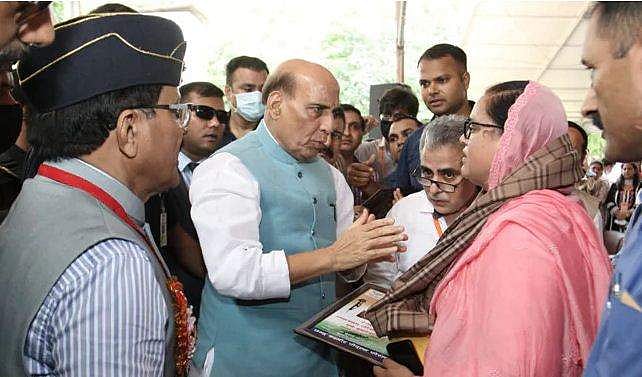 'അമര്‍നാഥ് ഇന്ത്യയിലും ശാരദാ ദേവി നിയന്ത്രണ രേഖയ്ക്ക് അപ്പുറത്തും, അതെങ്ങനെ ശരിയാകും?'; പാക് അധീന കശ്മീര്‍ നമ്മുടേത്: രാജ്‌നാഥ് സിങ്