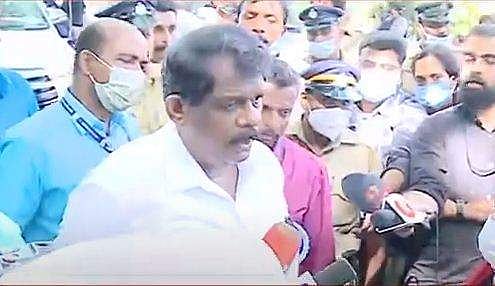 കോട്ടണ്‍ഹില്‍ സ്‌കൂളില്‍  റാഗിങ് എന്ന് പരാതി; പ്രതിഷേധവുമായി രക്ഷിതാക്കള്‍; നേരിട്ടെത്തി മന്ത്രി
