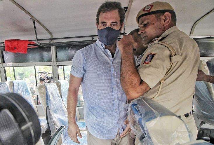 സോണിയ ഇഡിക്ക് മുന്നില്‍, പ്രതിഷേധിച്ച് കോണ്‍ഗ്രസ്, സംഘര്‍ഷം; നേതാക്കള്‍ കൂട്ടത്തോടെ കസ്റ്റഡിയില്‍