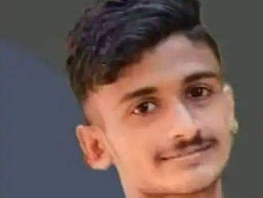അശ്രദ്ധമായി റോഡ് മുറിച്ചുകടന്നയാളെ ഇടിച്ചു; സ്കൂട്ടറിൽ നിന്ന് തെറിച്ചുവീണ 18കാരൻ ചികിത്സയിലിരിക്കേ മരിച്ചു