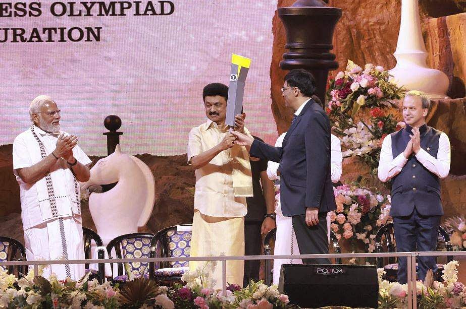 'രാജാവും മന്ത്രിയും കാലാൾപ്പടകളും'... മഹാബലിപുരത്ത്; ചെസ് ഒളിംപ്യാഡിന് പ്രൗഢ​ ഗംഭീര തുടക്കം